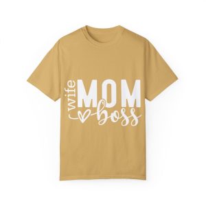 Funny Mom Boss T-shirt, Gift for Wife, Casual Wear, Mother’s Day Gift, Relaxed Fit Tee